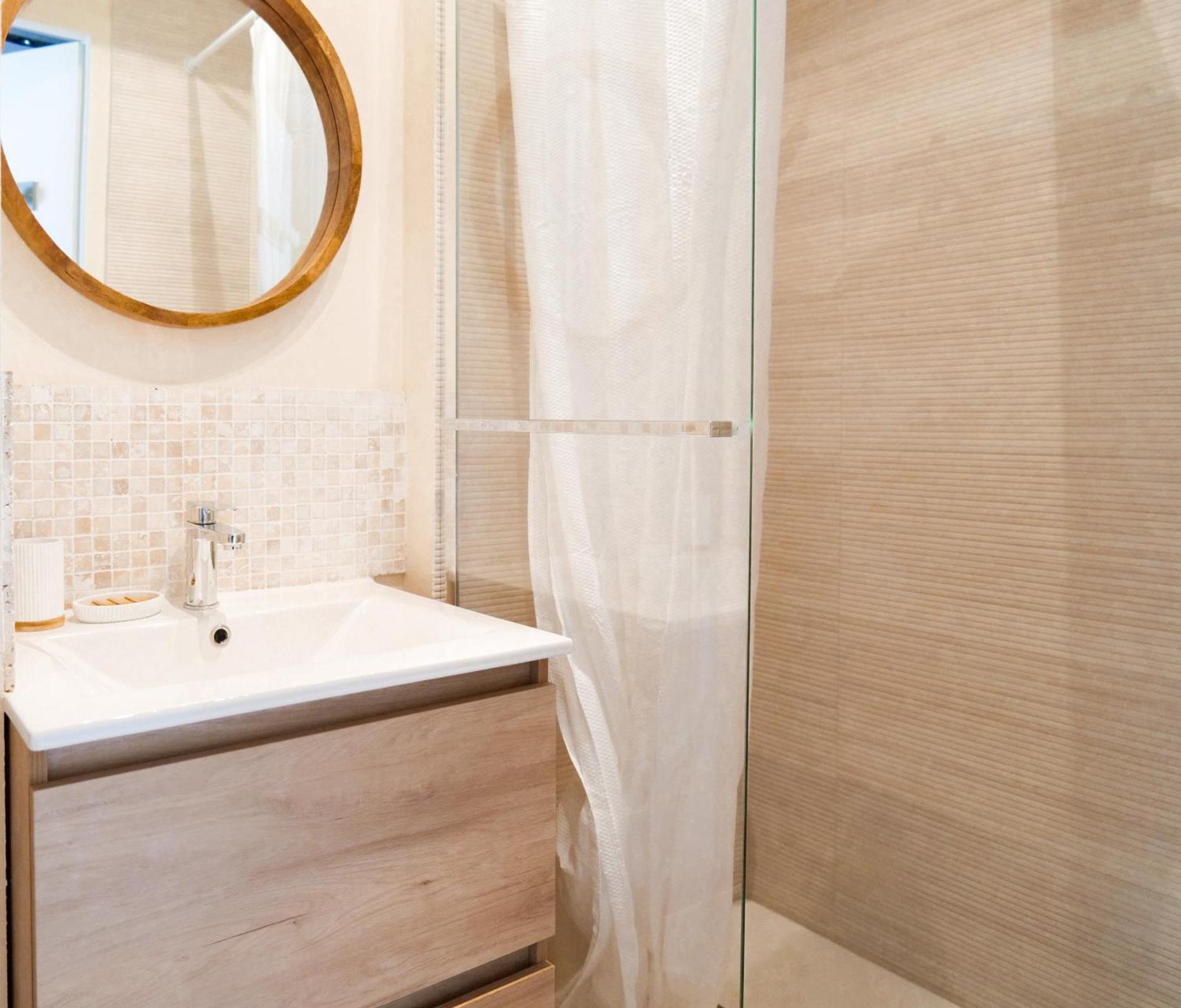 Appartement Renove Avec Gout Et Idealement Situe A Deux Pas Du Remblai Ле-Сабль-д’Олон Экстерьер фото